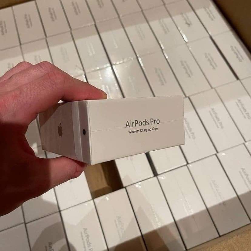 airport2.jpg Apple Air Pods Pro Pallet (240 pieces) - Image 1